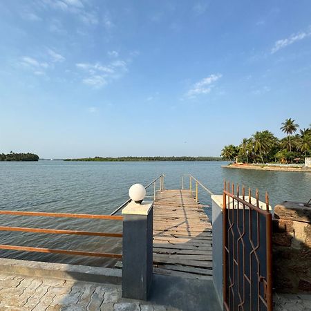 The Glasswater By The Backwater Homestay Kalyānpur Exterior foto