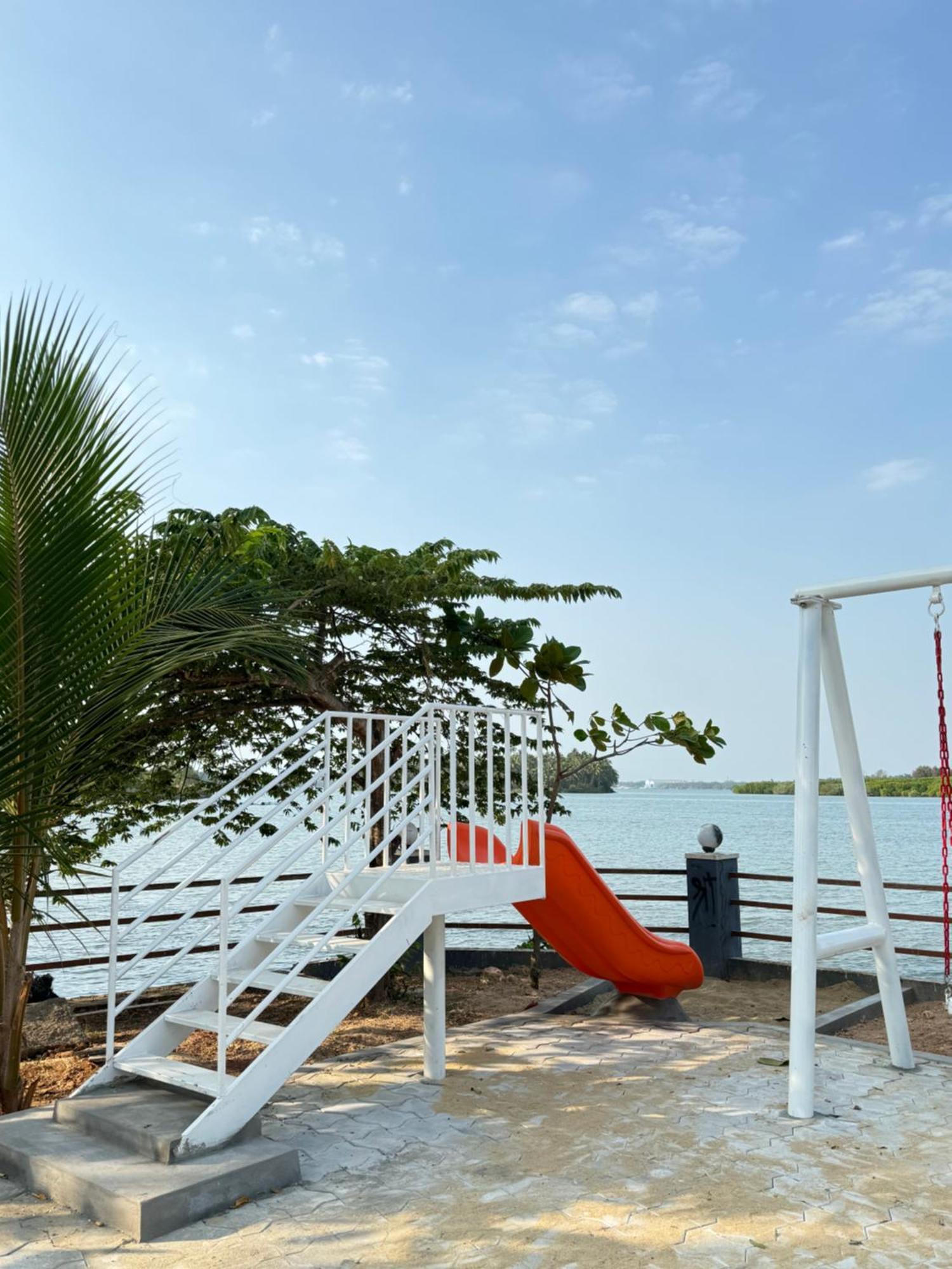 The Glasswater By The Backwater Homestay Kalyānpur Exterior foto