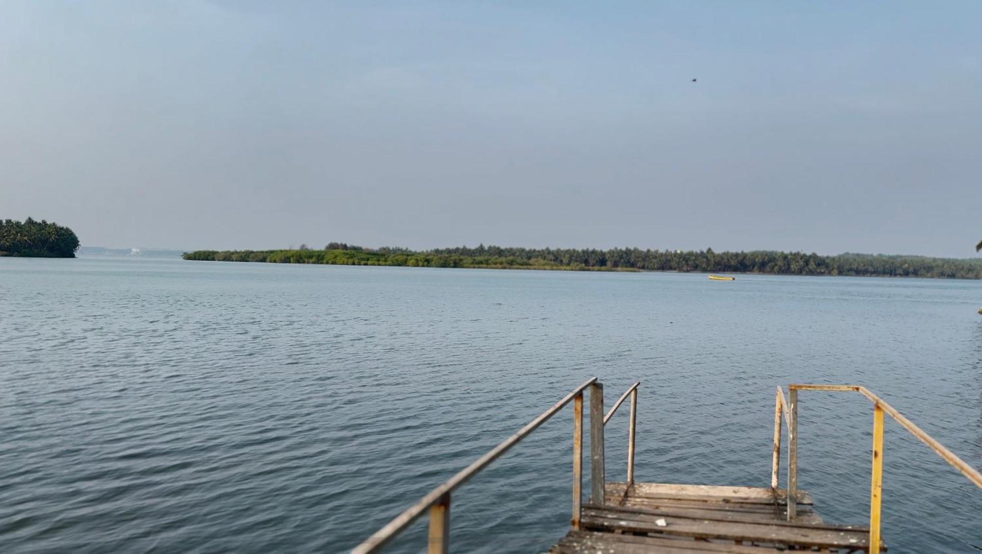 The Glasswater By The Backwater Homestay Kalyānpur Exterior foto