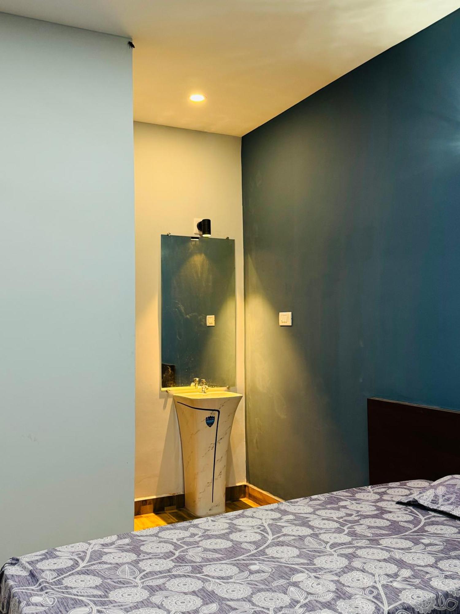 The Glasswater By The Backwater Homestay Kalyānpur Exterior foto