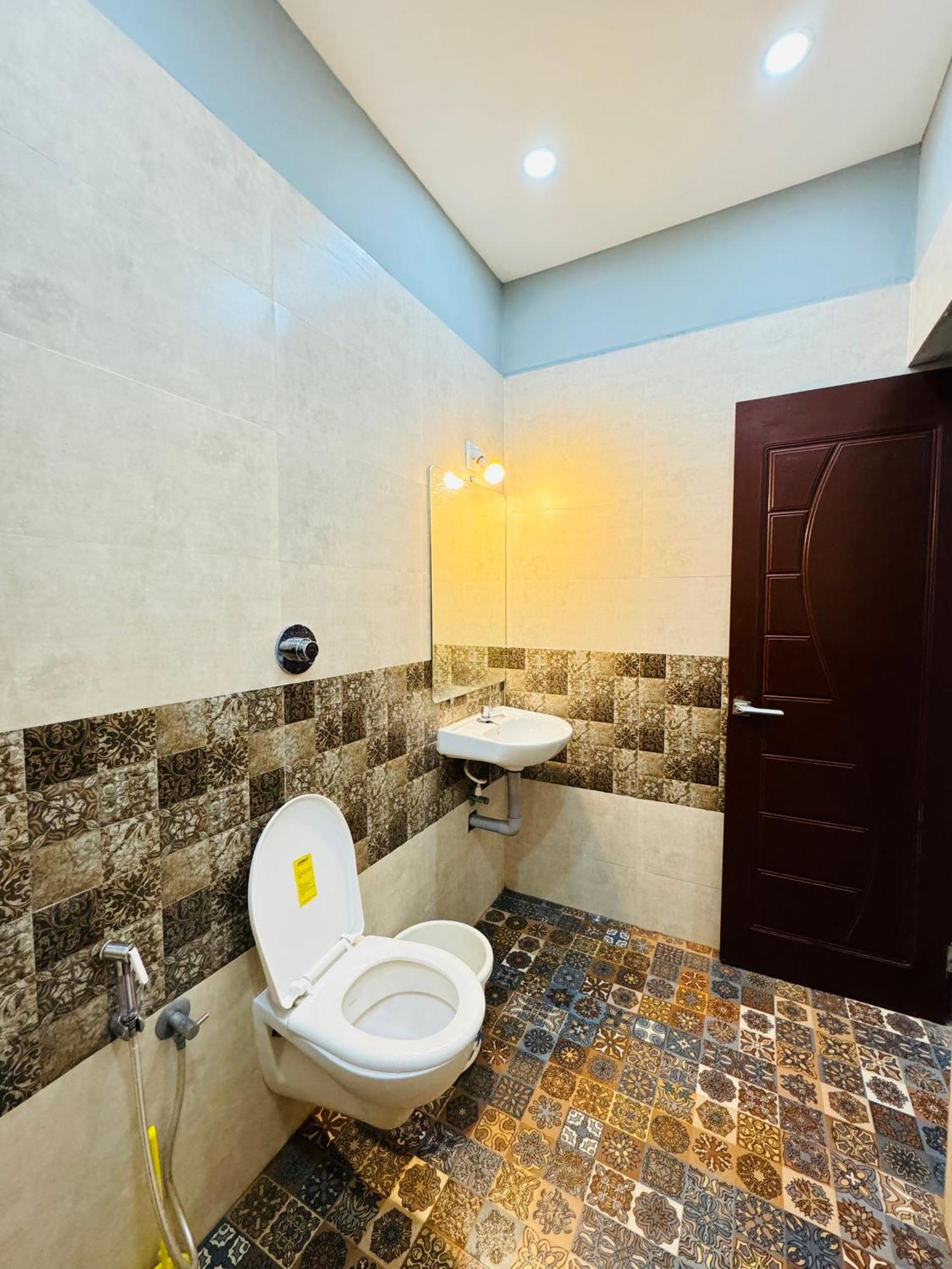 The Glasswater By The Backwater Homestay Kalyānpur Exterior foto